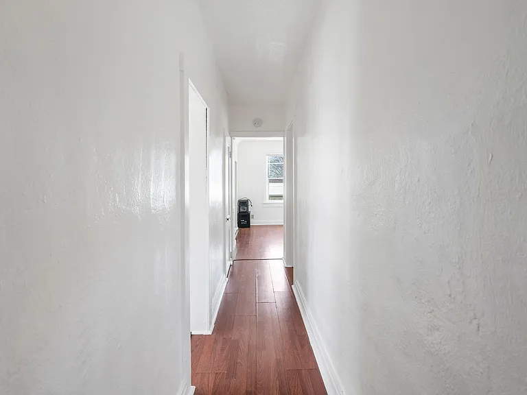 1918 Olive St — Photo 13