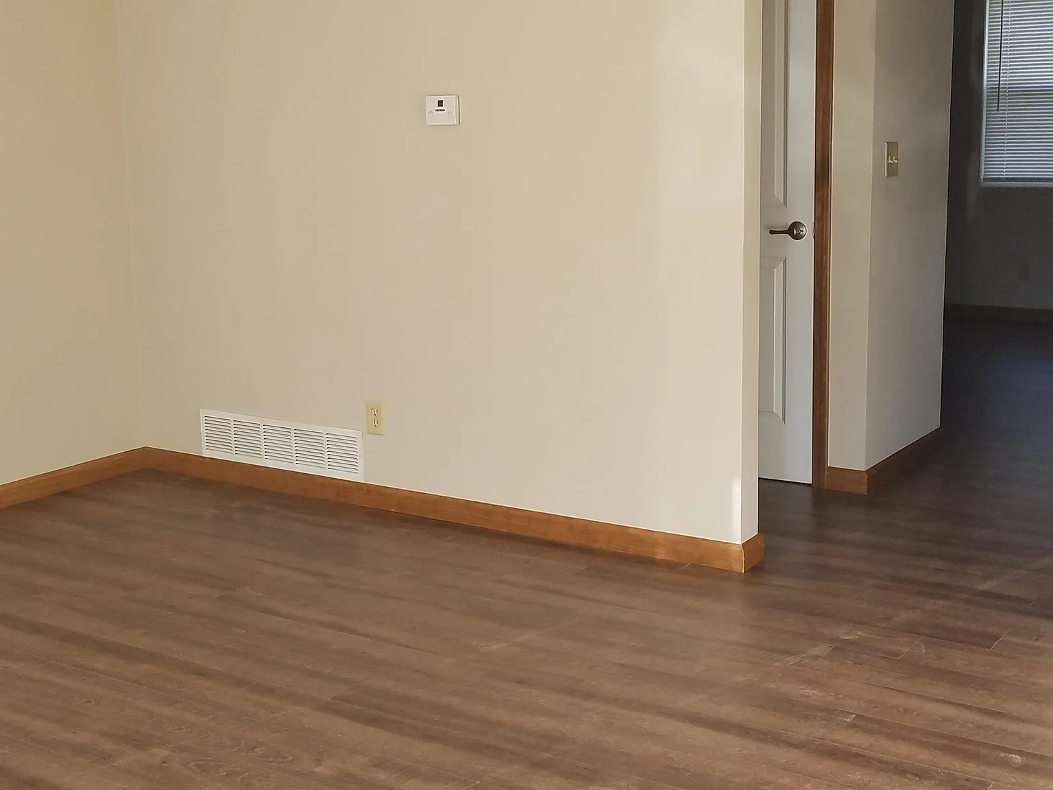 2 bed, 1.5 bath, 900 sqft, $1,100 — Photo 2