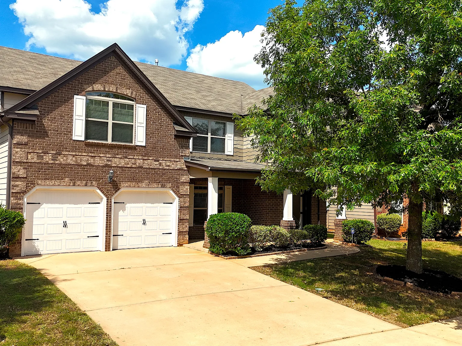 5 bed, 2753 sqft, $3,200 — Photo 2