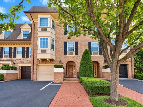 1307 Estates Lane #1636, Bayside, NY 11360