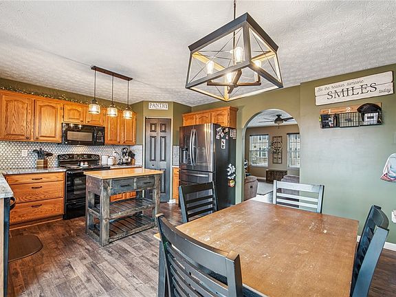 5th image of 112 Alderwood Dr
