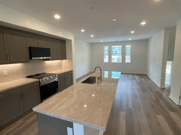 555 Via Vallarta, Camarillo, CA 93012