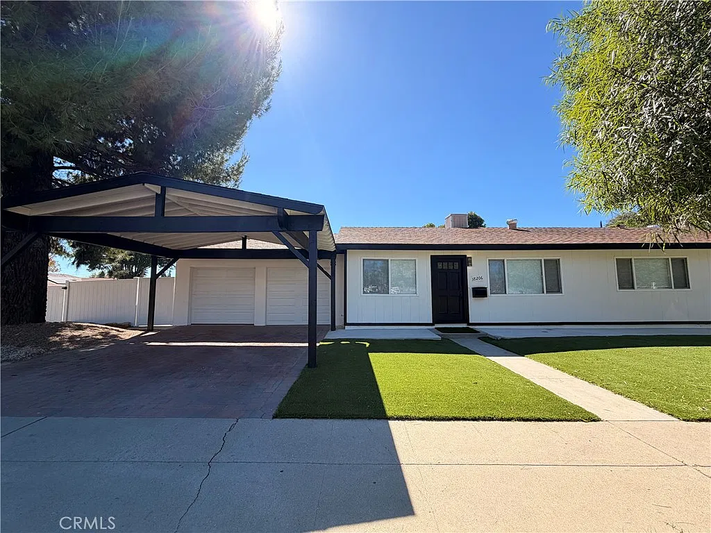 3 bed, 2.5 bath, 1500 sqft, $4,200 — Photo 1