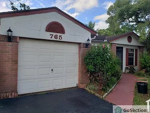 765 Cumberland Ter — Photo 2