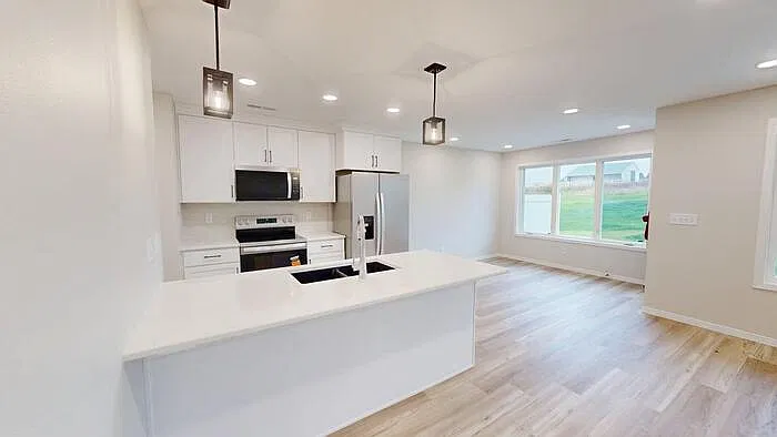 3 bed, 2.5 bath, 1619 sqft, $2,500 — Photo 2
