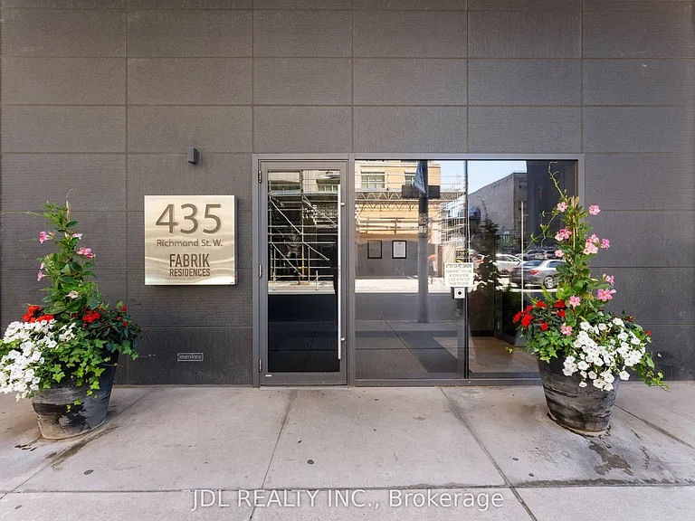 435 Richmond St W #610 — Photo 38