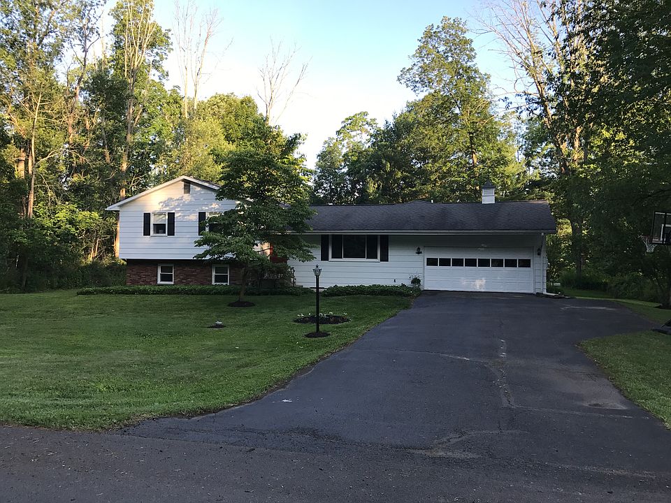1st image of 26 Churchill Pl