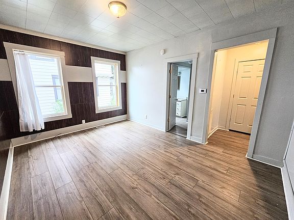 2nd image of 716 E Stockbridge Ave #2