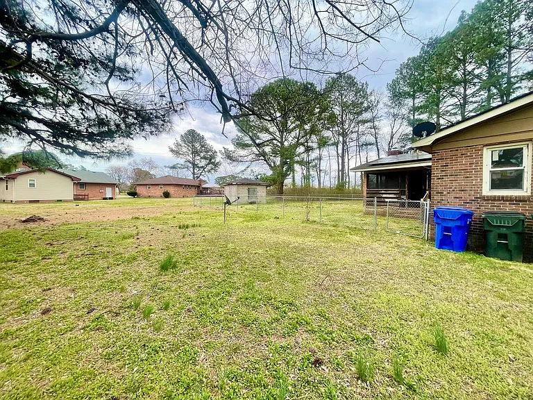 1341 Devonshire Ct — Photo 15
