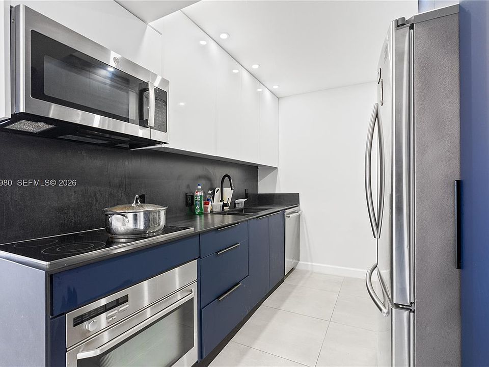 1st image of 20301 W Country Club Dr APT 722