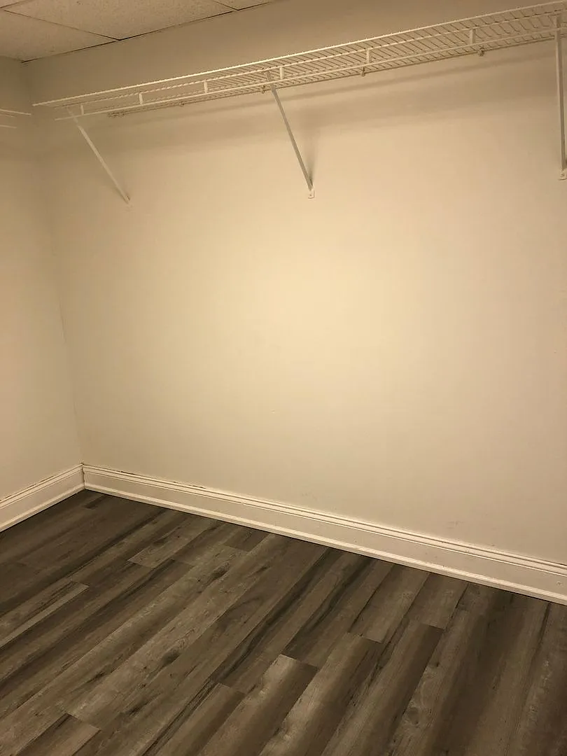 Building Photo - 309 N Lincoln Dr #6