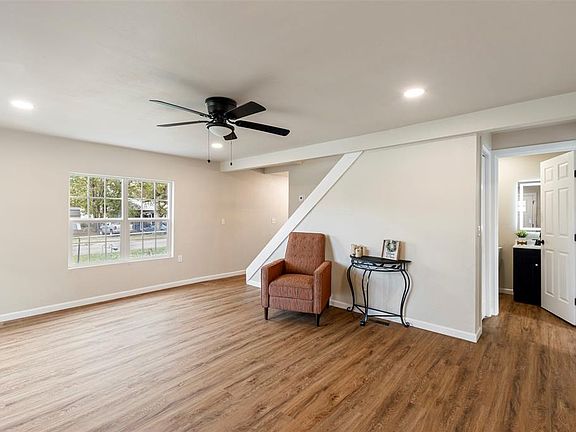 5th image of 623 N 6th Ave