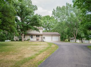 643 Crescent Rd, South Haven, MN 55382