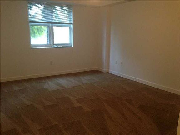 4th image of 20000 Country Club Dr #Penthouse 2