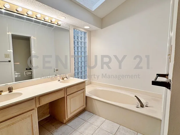 4050 Frankford Rd #102 — Photo 11