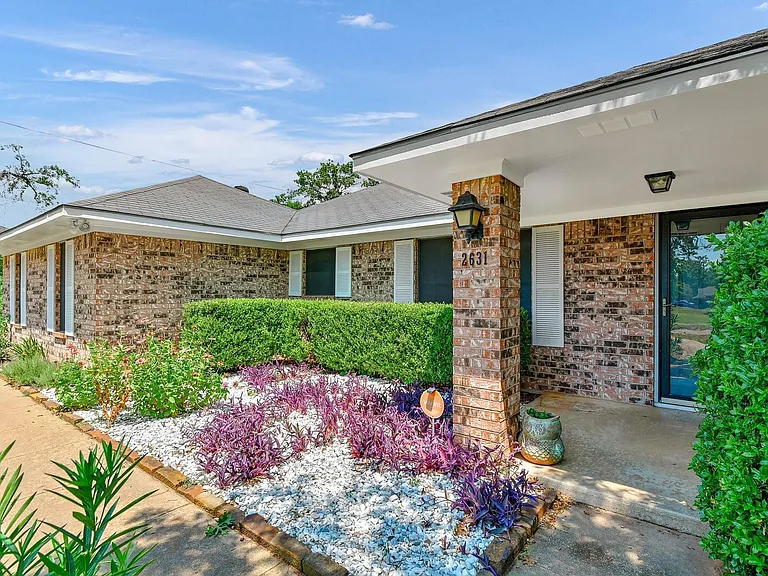 2631 Stafford Dr — Photo 9