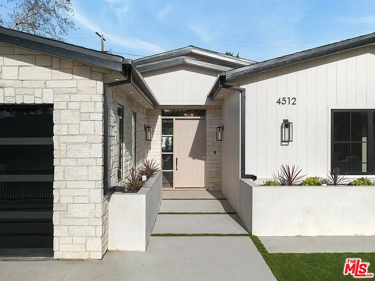 4512 Sunnyslope Ave — Photo 2