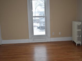 330 W Sycamore St #2, Sycamore, IL 60178