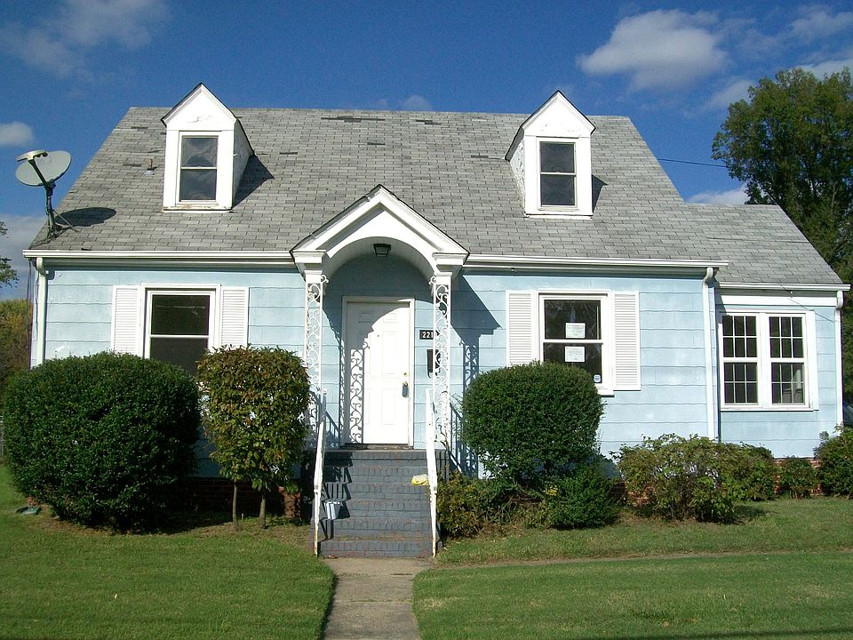 1st image of 2210 Byron St