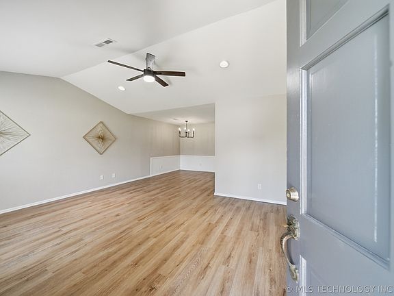 2nd image of 11118 S Date St W
