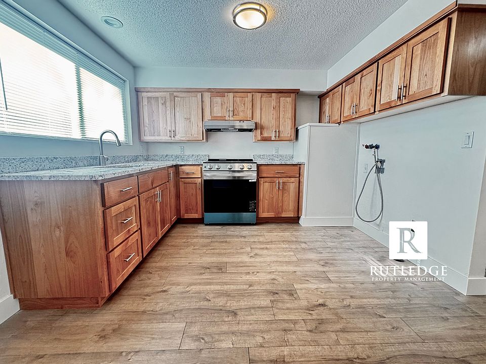 1st image of 544 Marie St