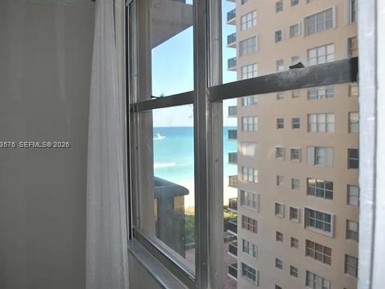 6039 Collins Avenue Cu #1006 — Photo 20