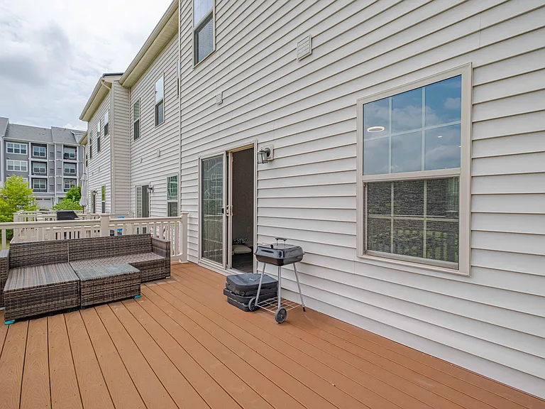 8032 Spring Arbor Dr — Photo 32