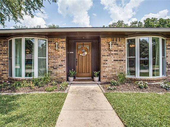 2nd image of 2733 Teakwood Ln