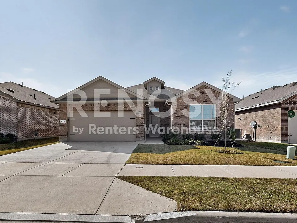 8517 Centerboard Ln