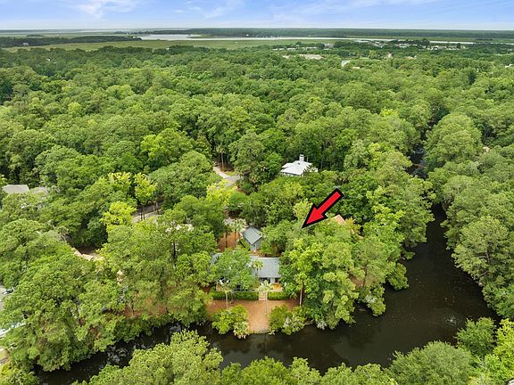 4th image of 2750 Old Oak Walk