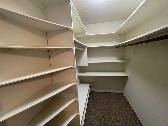 5th image of 24039 Park St APT 5