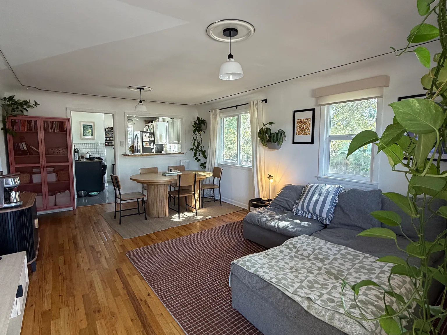 3 bed, 1606 sqft, $3,200 — Photo 4
