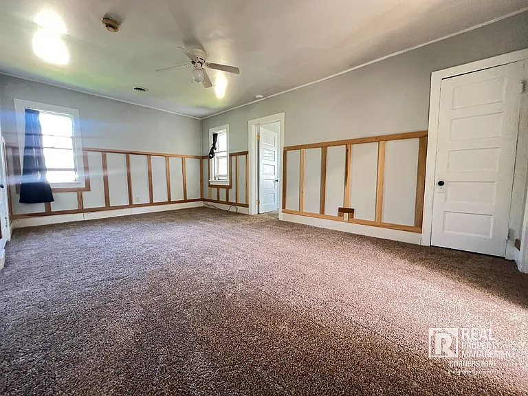 709 W Willard St — Photo 4