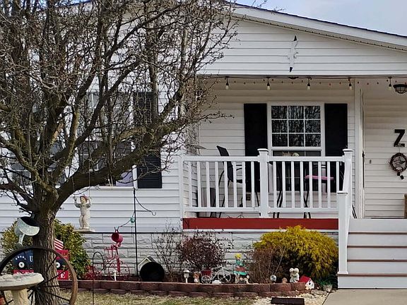 3rd image of 1226 Winding Brook Way