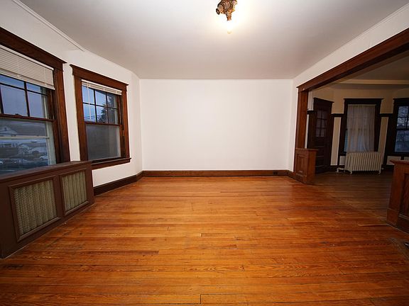 2nd image of 32-28 146th St #2