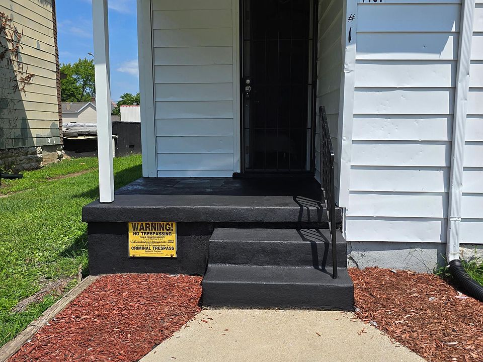 Front porch (your entrance)