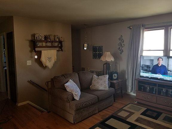 3rd image of 1501 Sherwood Dr