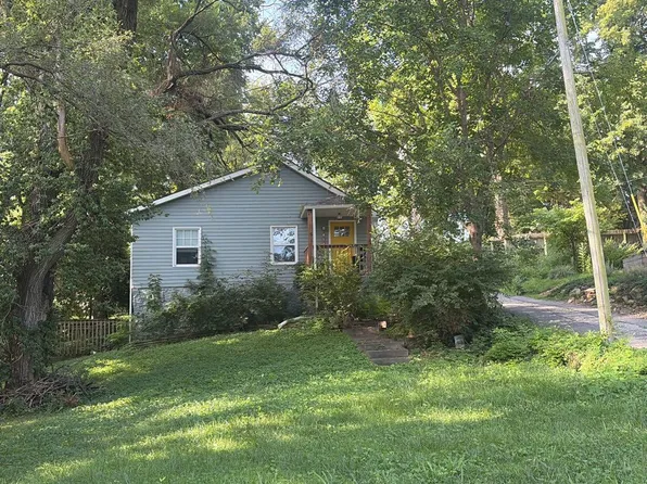 411 W Kansas St, Liberty, MO 64068