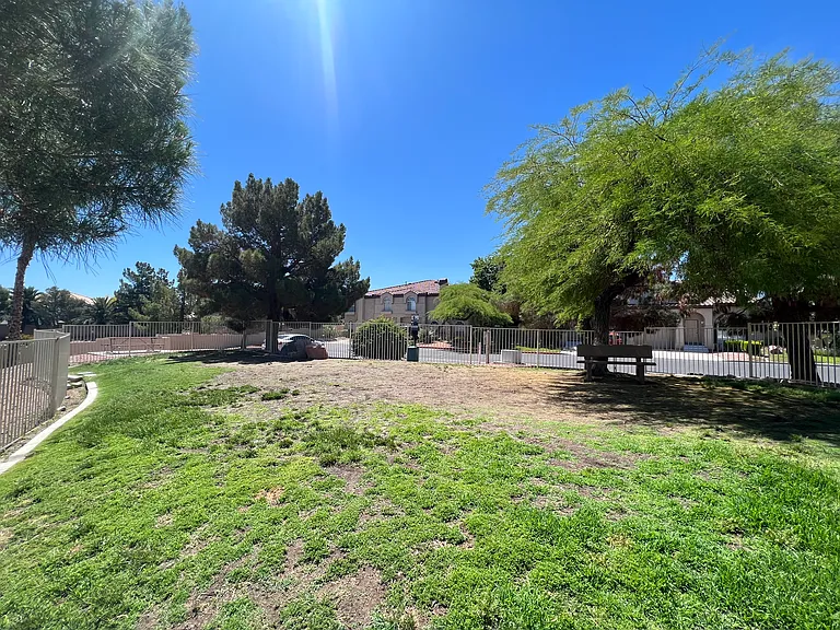 2601 Autumn Blaze Ave — Photo 26