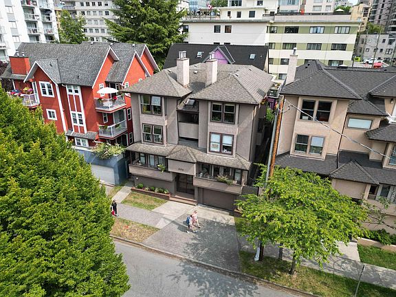 2nd image of 886 Broughton St #3