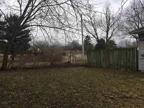 5th image of 926 Sprucewood Ln