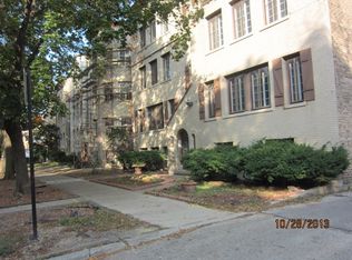 7441 N Hoyne Ave #1, Chicago, IL 60645