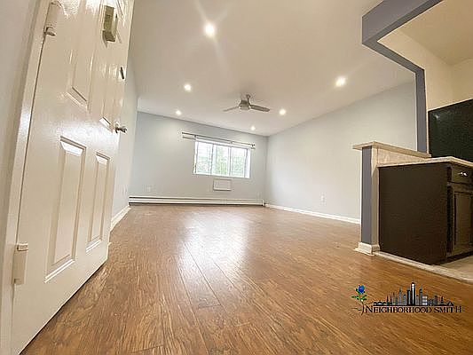 4th image of 1747 Sterling Pl #3