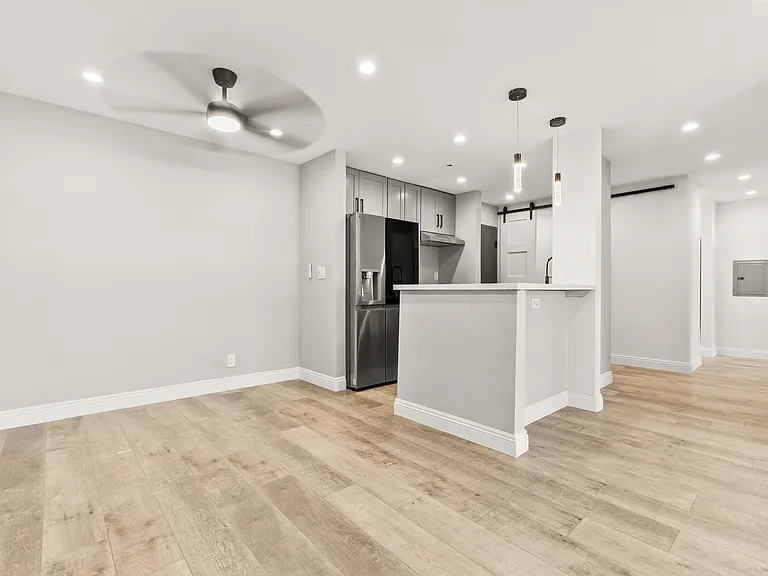 Leyden Apartments — Photo 20