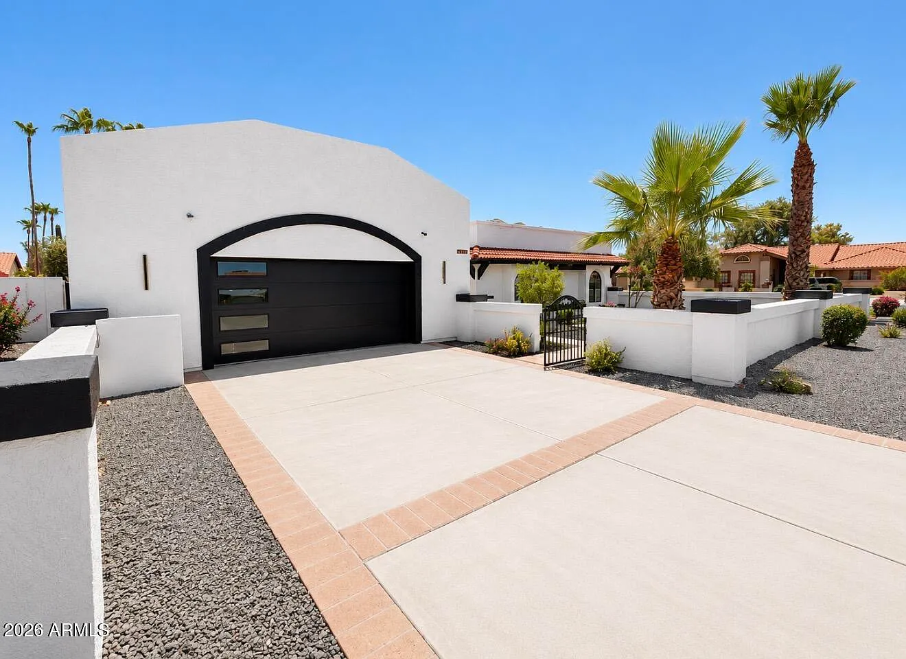 4 bed, 2.0 bath, 2570 sqft, $4,650 — Photo 3