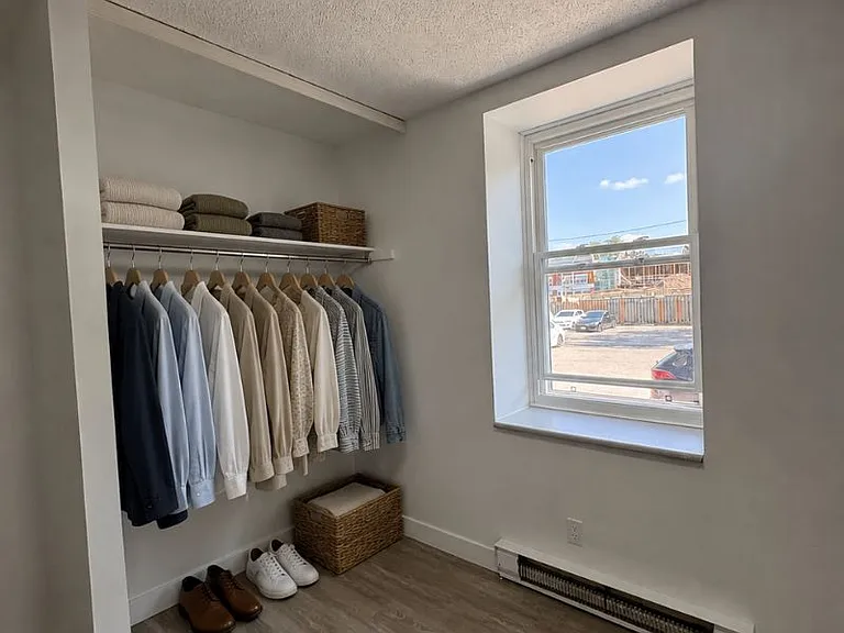 1123 Queenston Rd — Photo 7