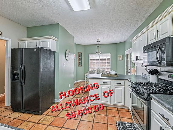 3rd image of 831 Heather Dr