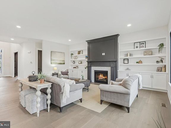 4th image of 510 Newcomen Rd #L1p