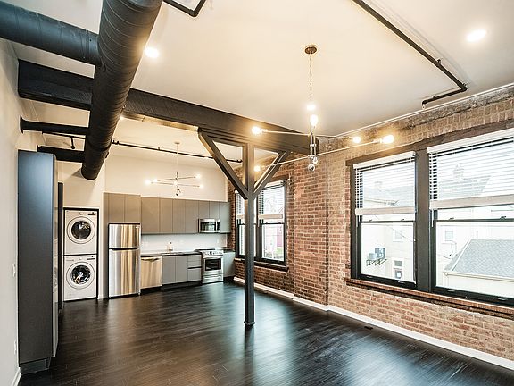 3rd image of 402 W 9th St #5