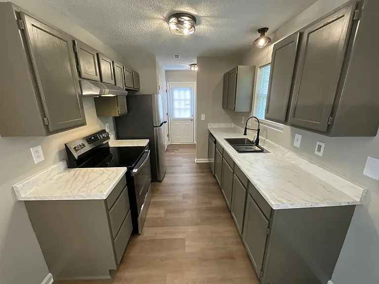 2711 Ingleside Dr — Photo 9